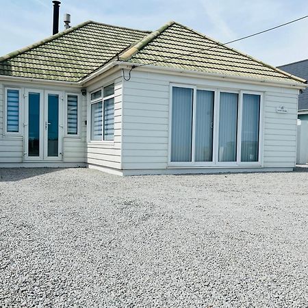 Pass The Keys Fabulous Beach Front Holiday Location Lydd Exteriör bild
