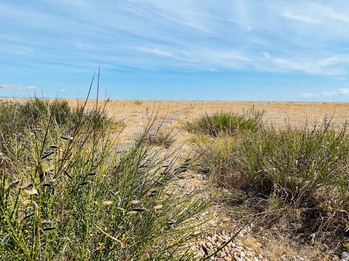 Pass The Keys Fabulous Beach Front Holiday Location Lydd Exteriör bild