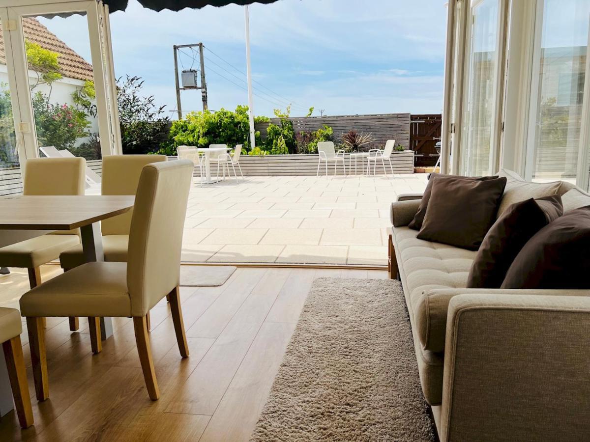 Pass The Keys Fabulous Beach Front Holiday Location Lydd Exteriör bild
