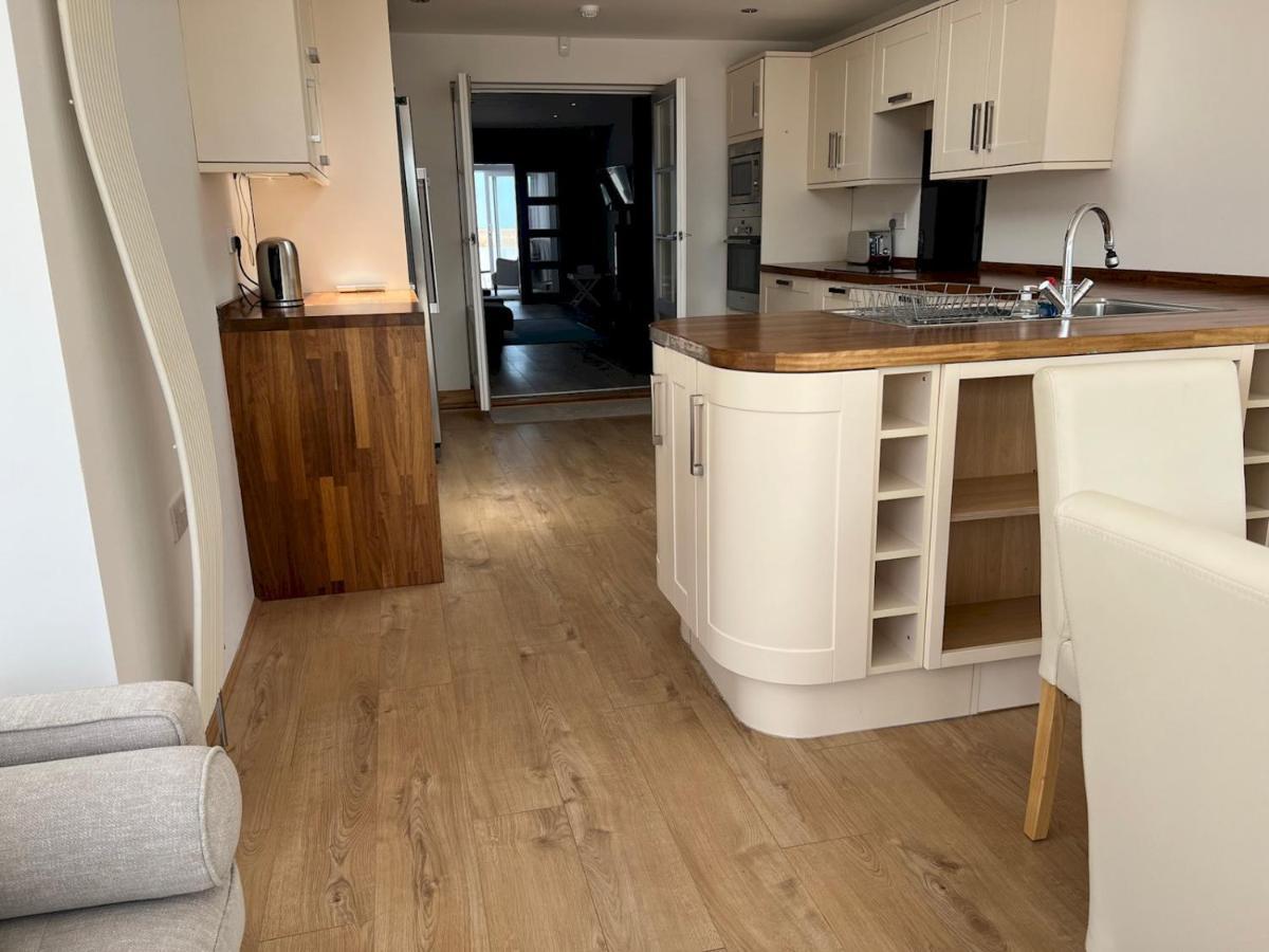Pass The Keys Fabulous Beach Front Holiday Location Lydd Exteriör bild