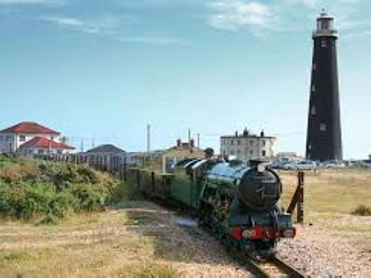 Pass The Keys Fabulous Beach Front Holiday Location Lydd Exteriör bild