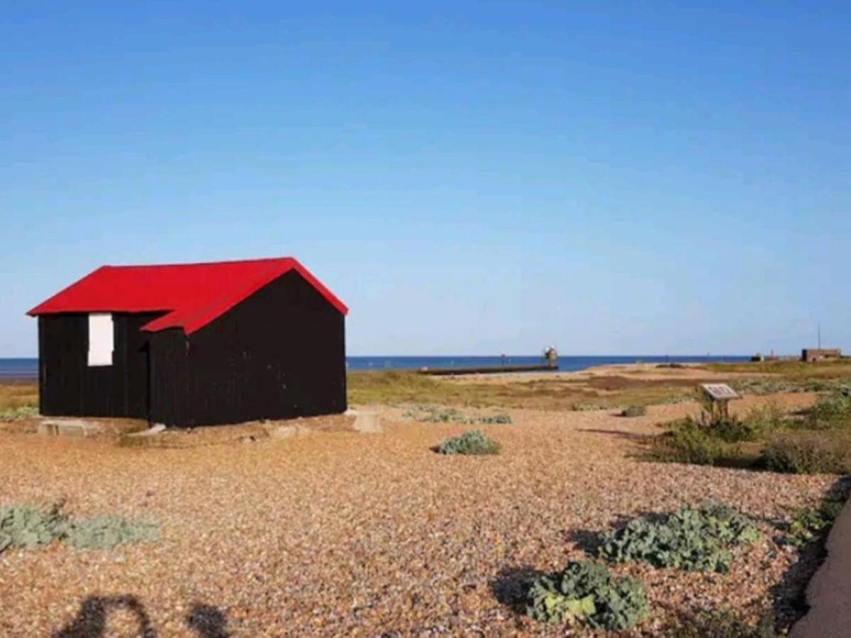 Pass The Keys Fabulous Beach Front Holiday Location Lydd Exteriör bild
